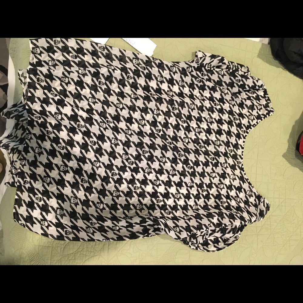 Skull semi sheet top